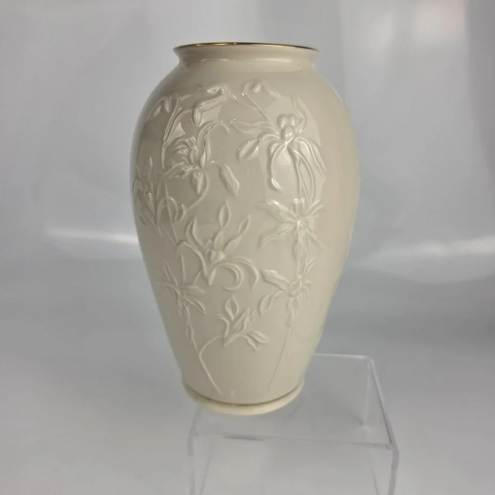 Lenox Centennial 1889-1989‎ Ivory Embossed Floral Vase Gold Trim Made in USA